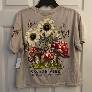 Weekend Warrior Savage Vibes Cropped Tee Size Large